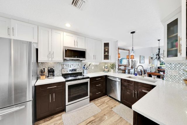 6204 NW 74th Court, Parkland, FL 33067