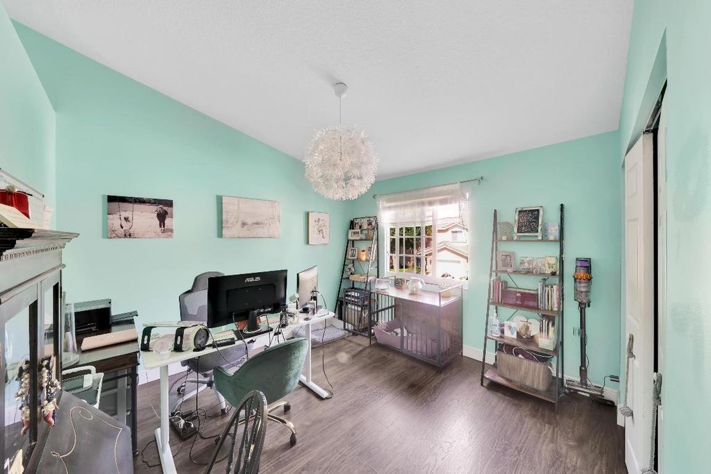 Image 31 of property listing at 6204 NW 74th Court, Parkland, FL 33067