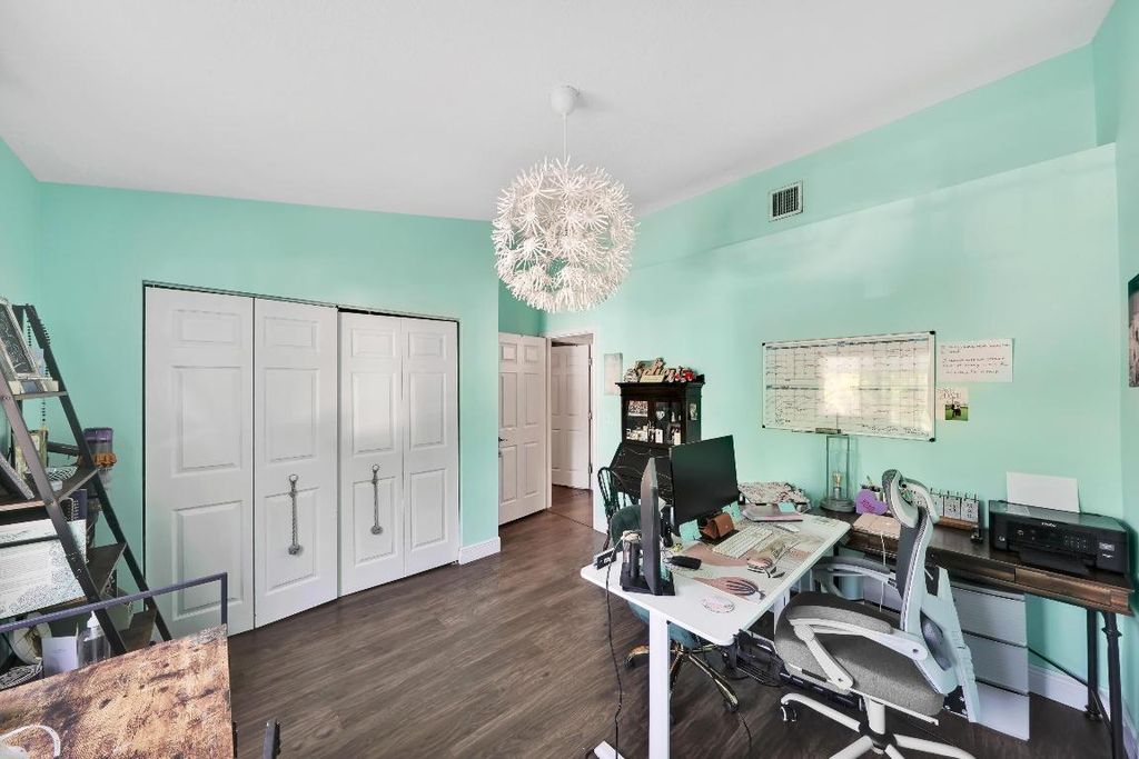 Image 32 of property listing at 6204 NW 74th Court, Parkland, FL 33067