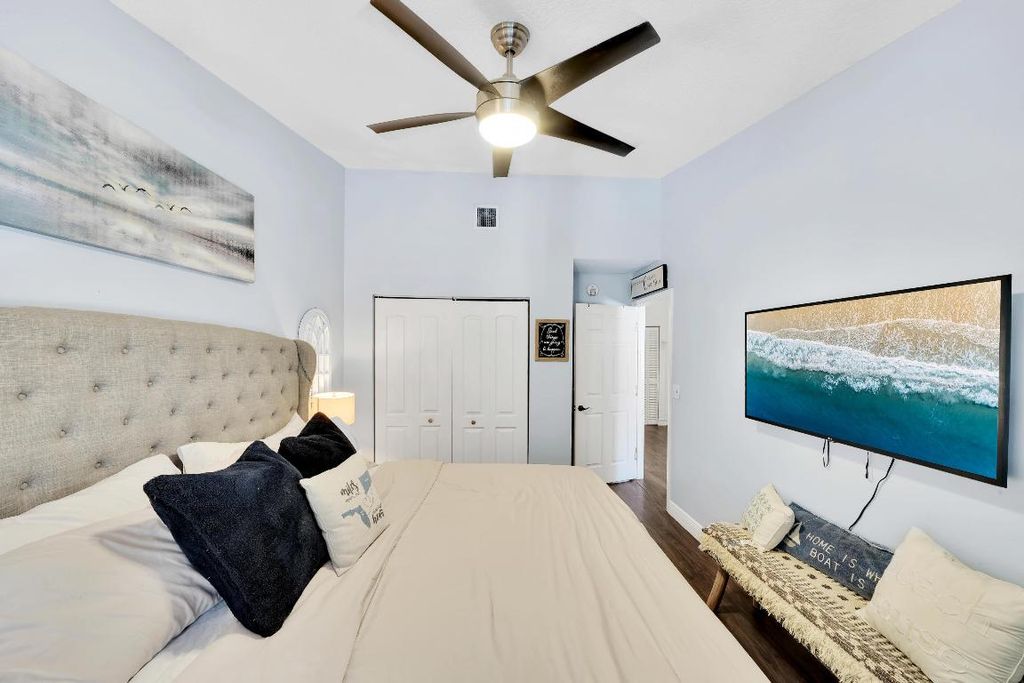 Image 36 of property listing at 6204 NW 74th Court, Parkland, FL 33067