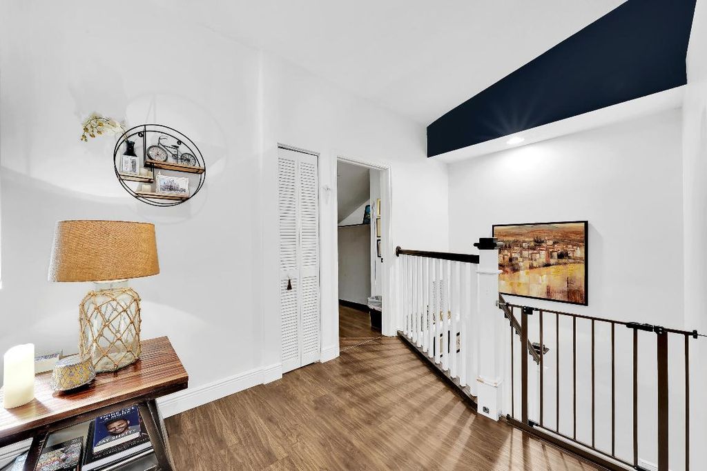 Image 37 of property listing at 6204 NW 74th Court, Parkland, FL 33067