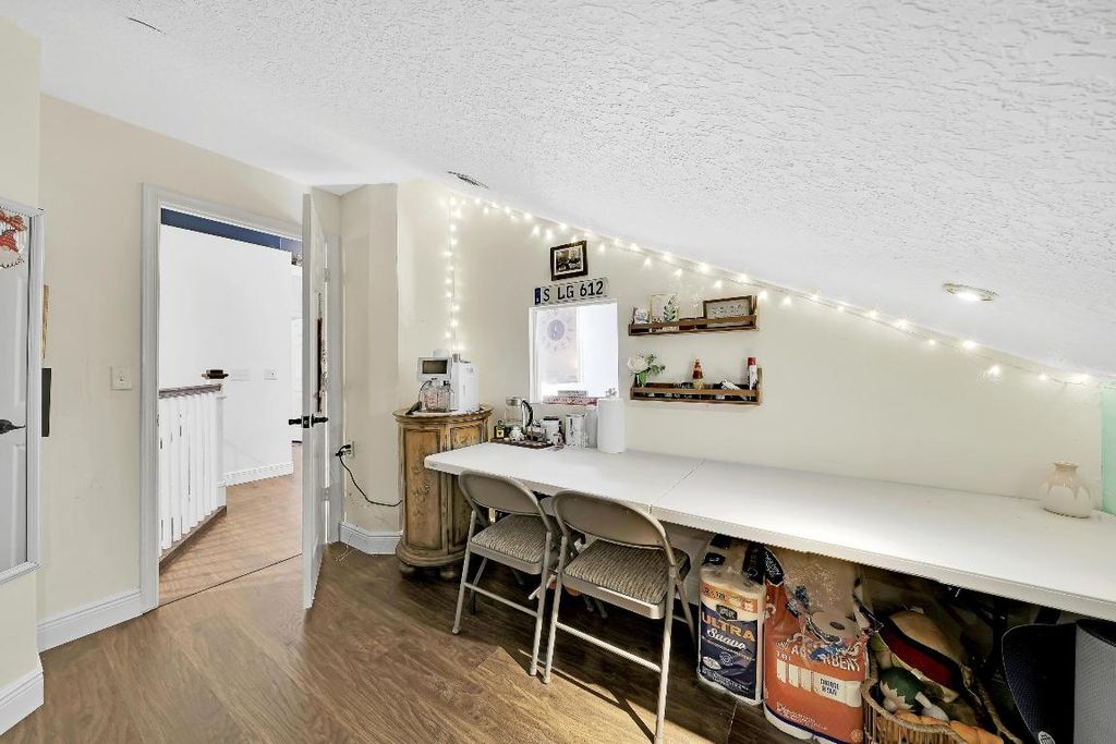 Image 39 of property listing at 6204 NW 74th Court, Parkland, FL 33067