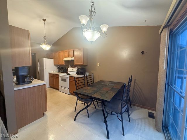 416 State Road, Warren, OH 44483