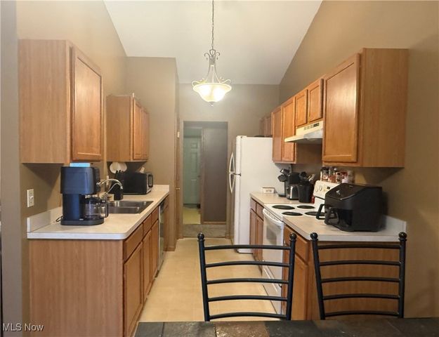 416 State Road, Warren, OH 44483