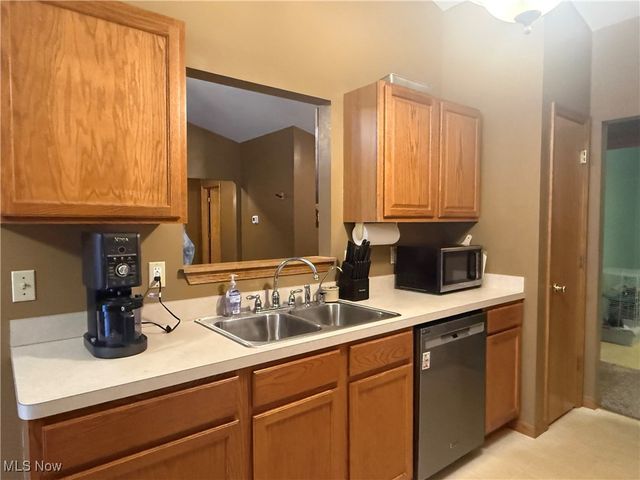 416 State Road, Warren, OH 44483