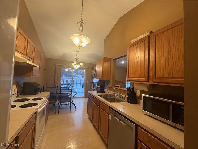 416 State Road, Warren, OH 44483