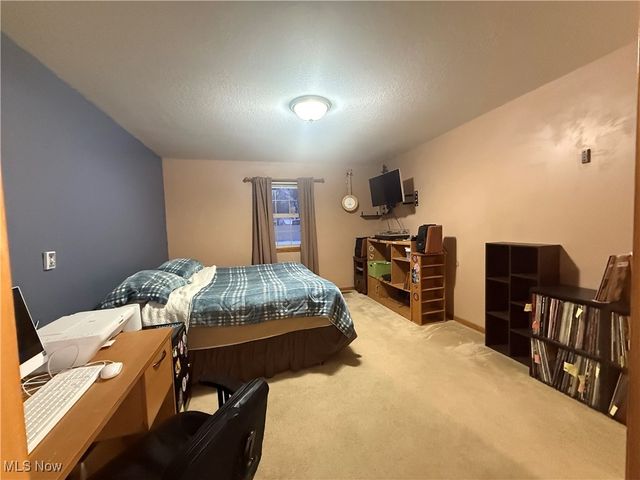 416 State Road, Warren, OH 44483