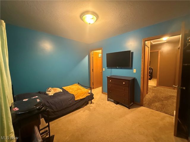 416 State Road, Warren, OH 44483