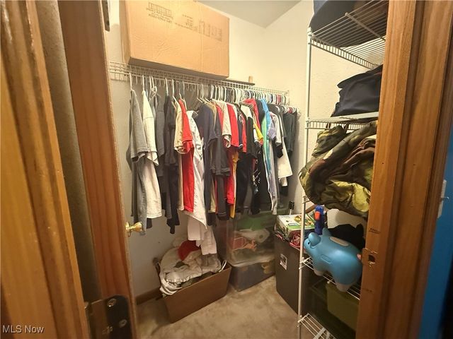 416 State Road, Warren, OH 44483