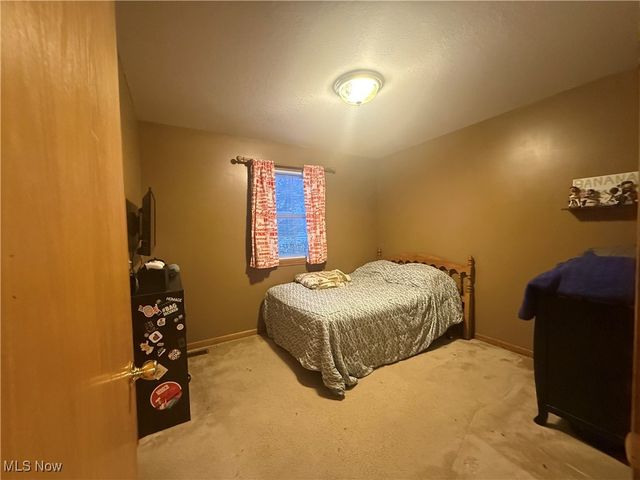 416 State Road, Warren, OH 44483