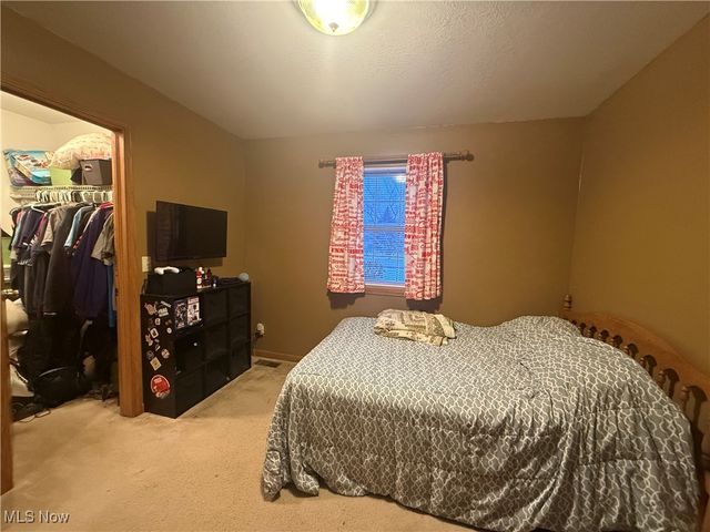 416 State Road, Warren, OH 44483