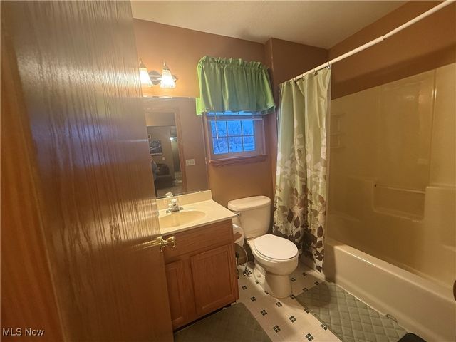 416 State Road, Warren, OH 44483