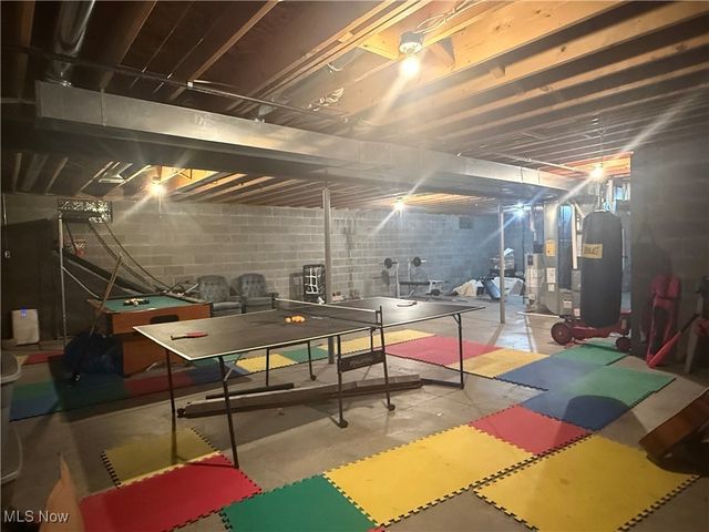 416 State Road, Warren, OH 44483