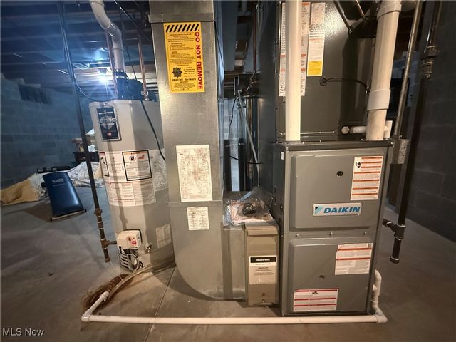 416 State Road, Warren, OH 44483