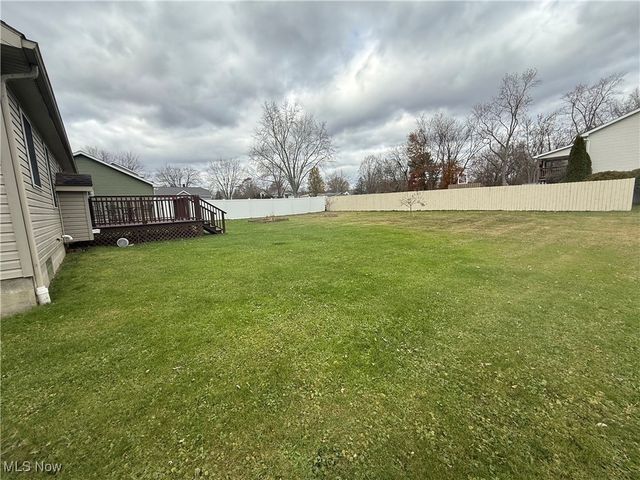 416 State Road, Warren, OH 44483