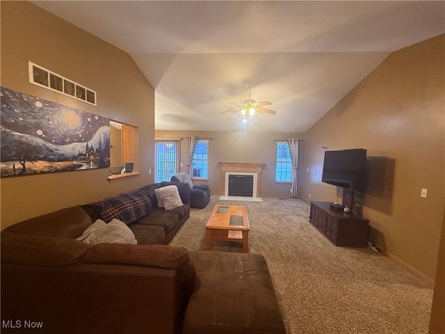 416 State Road, Warren, OH 44483