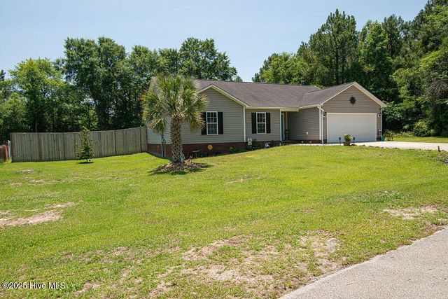 202 Hominy Court, Hubert, NC 28539
