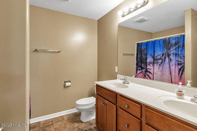 202 Hominy Court, Hubert, NC 28539