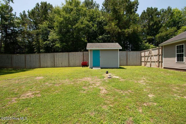 202 Hominy Court, Hubert, NC 28539