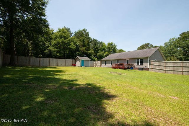 202 Hominy Court, Hubert, NC 28539