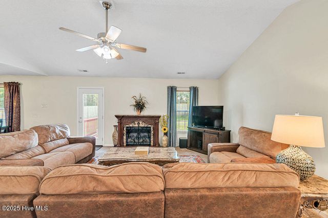 202 Hominy Court, Hubert, NC 28539