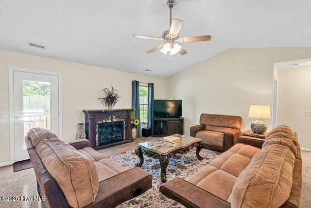 202 Hominy Court, Hubert, NC 28539