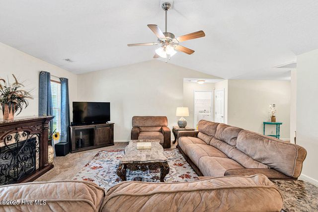 202 Hominy Court, Hubert, NC 28539