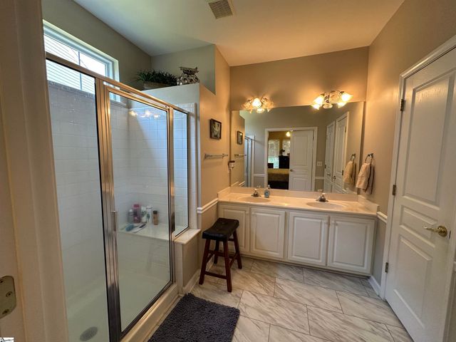 112 Saint James Place Drive, Greer, SC 29650