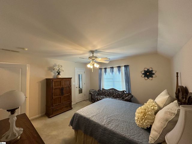 112 Saint James Place Drive, Greer, SC 29650