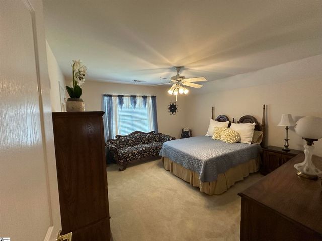 112 Saint James Place Drive, Greer, SC 29650