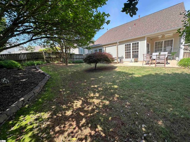 112 Saint James Place Drive, Greer, SC 29650