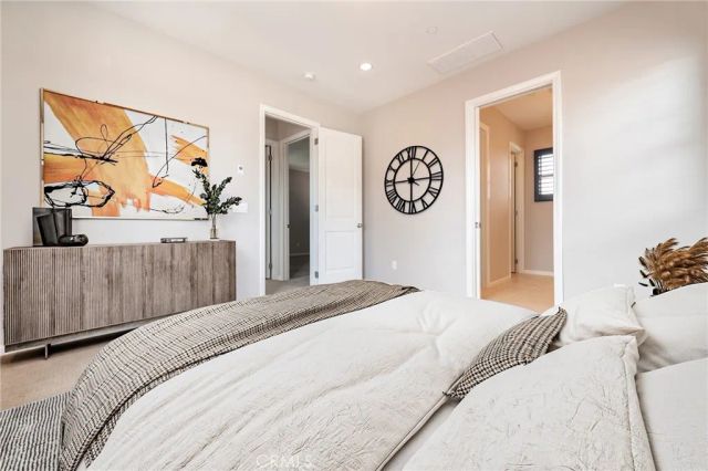 81 Strawberry, Irvine, CA 92620