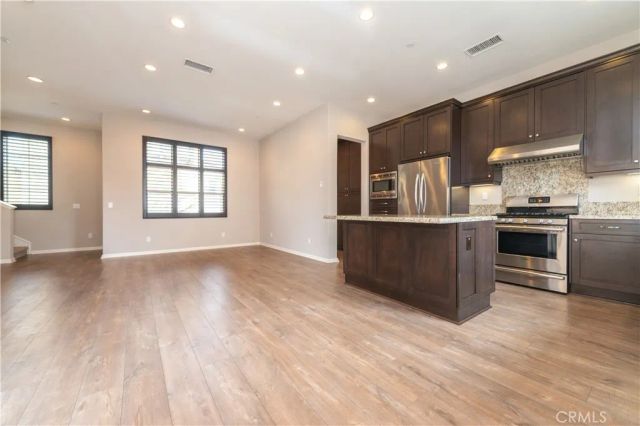 81 Strawberry, Irvine, CA 92620