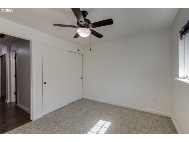 530 Sw Ponderosa Ct, Mc Minnville, OR 97128