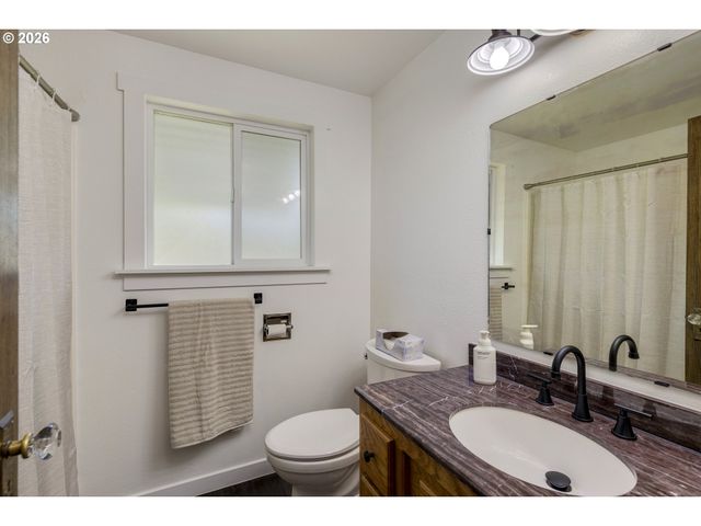 530 Sw Ponderosa Ct, Mc Minnville, OR 97128