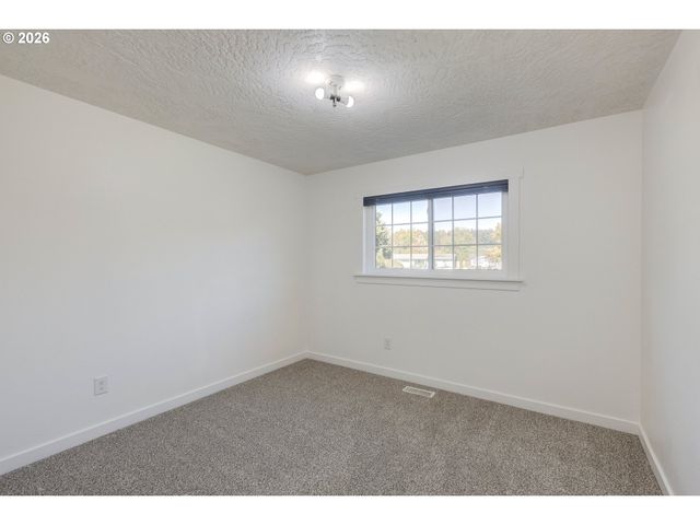 530 Sw Ponderosa Ct, Mc Minnville, OR 97128