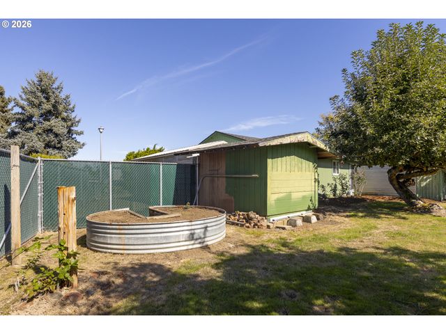 530 Sw Ponderosa Ct, Mc Minnville, OR 97128