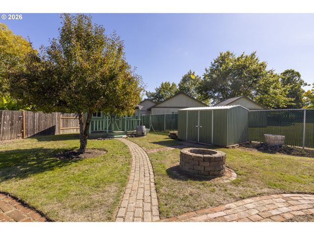 530 Sw Ponderosa Ct, Mc Minnville, OR 97128