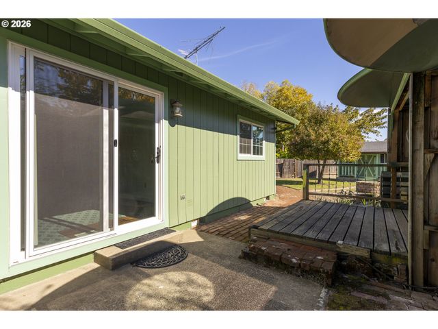 530 Sw Ponderosa Ct, Mc Minnville, OR 97128