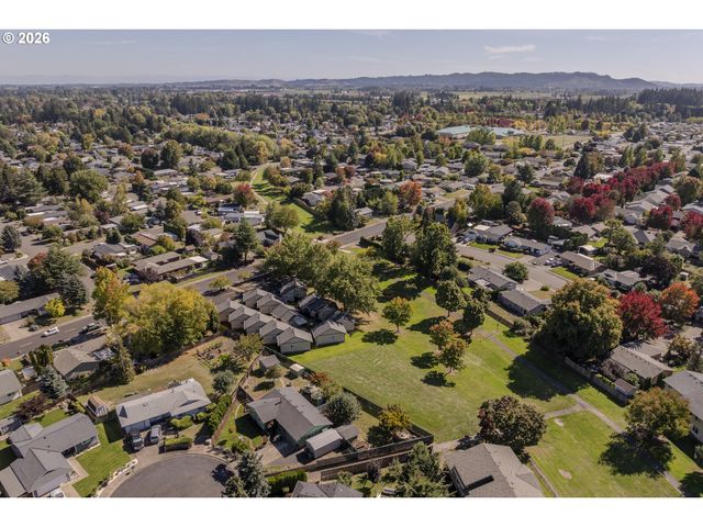 530 Sw Ponderosa Ct, Mc Minnville, OR 97128