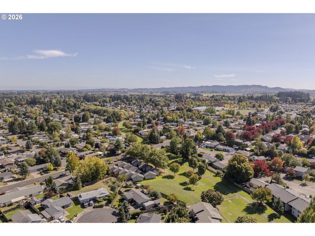 530 Sw Ponderosa Ct, Mc Minnville, OR 97128