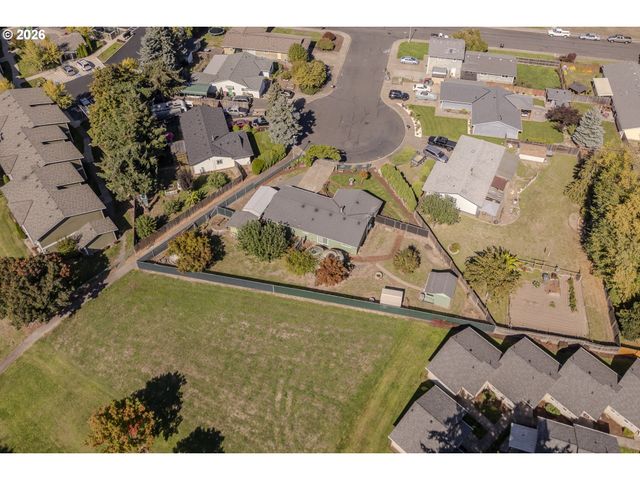 530 Sw Ponderosa Ct, Mc Minnville, OR 97128