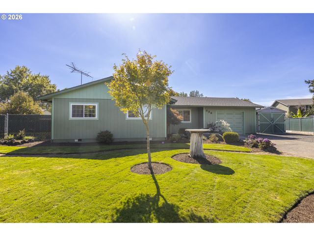 530 Sw Ponderosa Ct, Mc Minnville, OR 97128