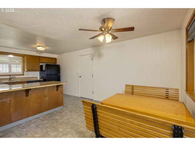 530 Sw Ponderosa Ct, Mc Minnville, OR 97128