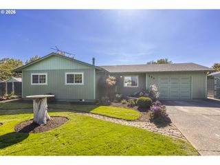 530 Sw Ponderosa Ct, Mc Minnville, OR 97128