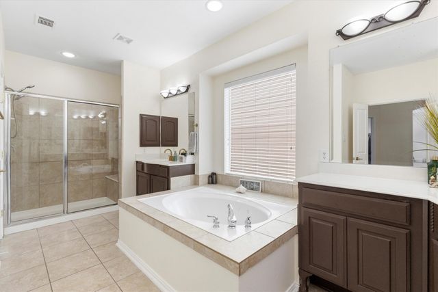 2520 Kodiak Circle, Euless, TX 76039