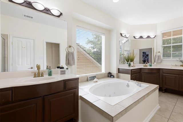 2520 Kodiak Circle, Euless, TX 76039