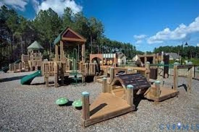 8512 Centerline Dr, Chesterfield, VA 23832