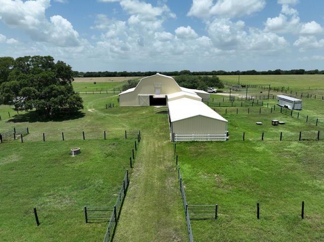 3235 E 1-10 Frontage Road, Schulenburg, TX 78956