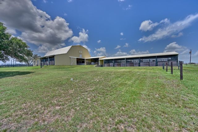 3235 E 1-10 Frontage Road, Schulenburg, TX 78956